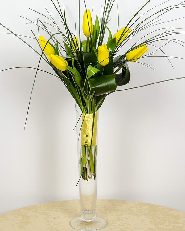 Bouquet with 7 yellow tulips