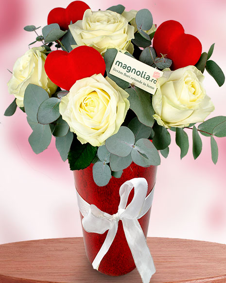 Bouquet of white roses and hearts