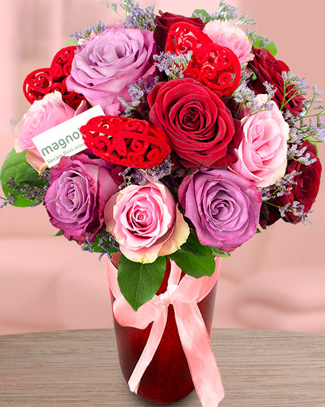 Bouquet of red and pink roses