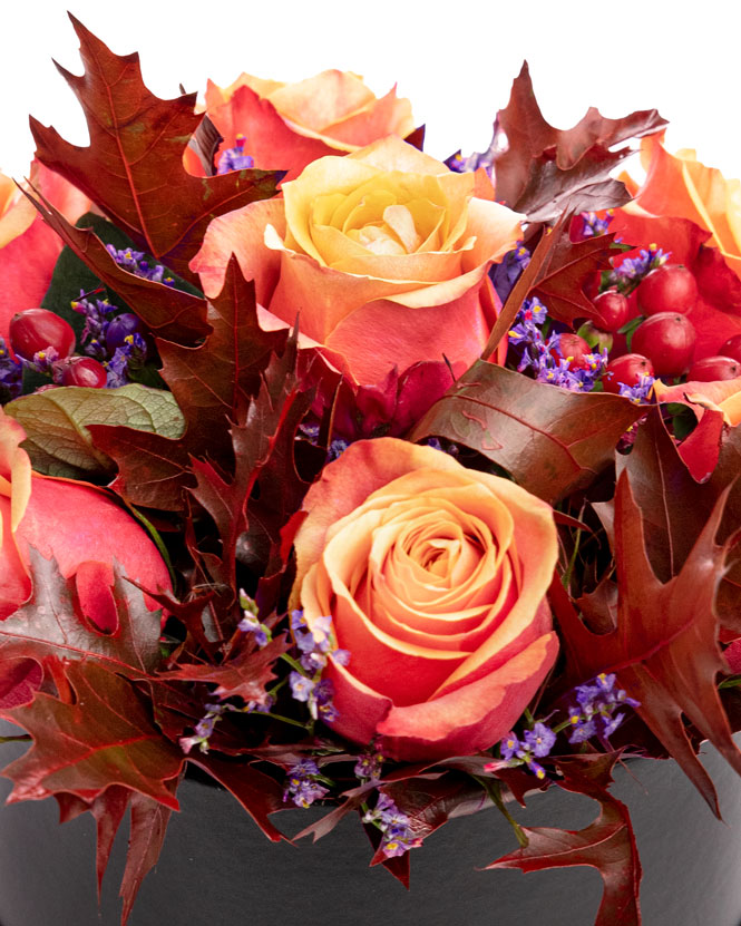 Roses and hypericum autumn box