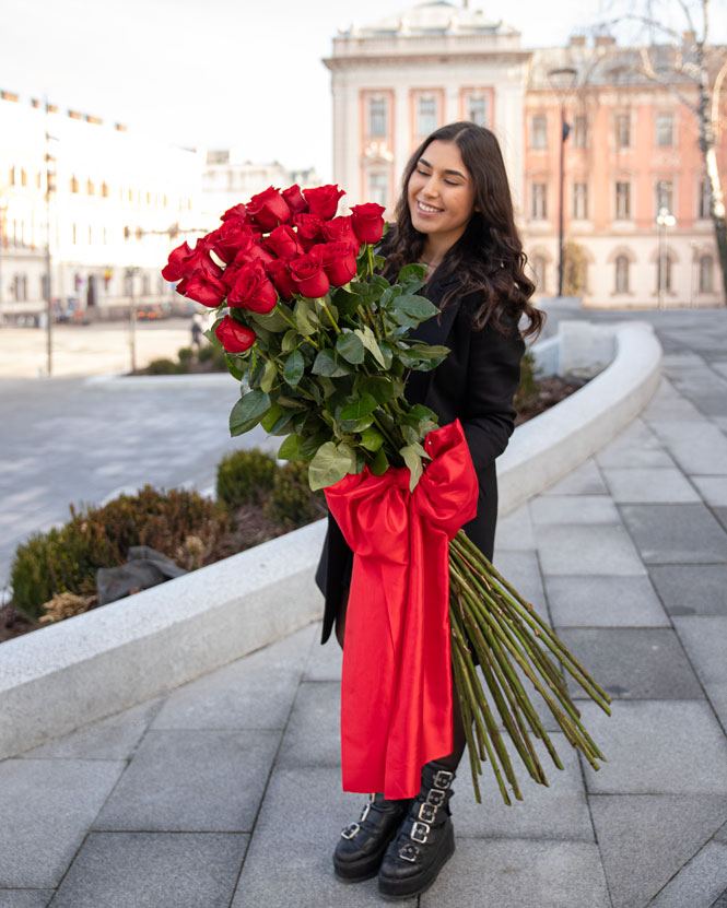 Buchet uriaș cu trandafiri roșii de până la 1.4 m 