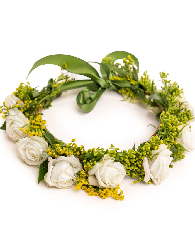 Crown of white flowers and bouquet for schoolf awards ceremony