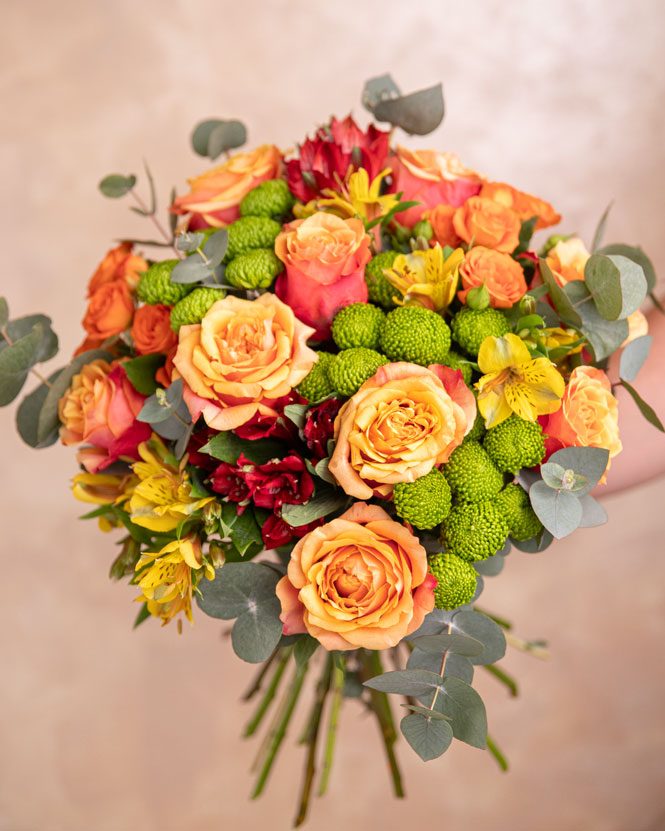 Chrysanthemums and roses bouquet