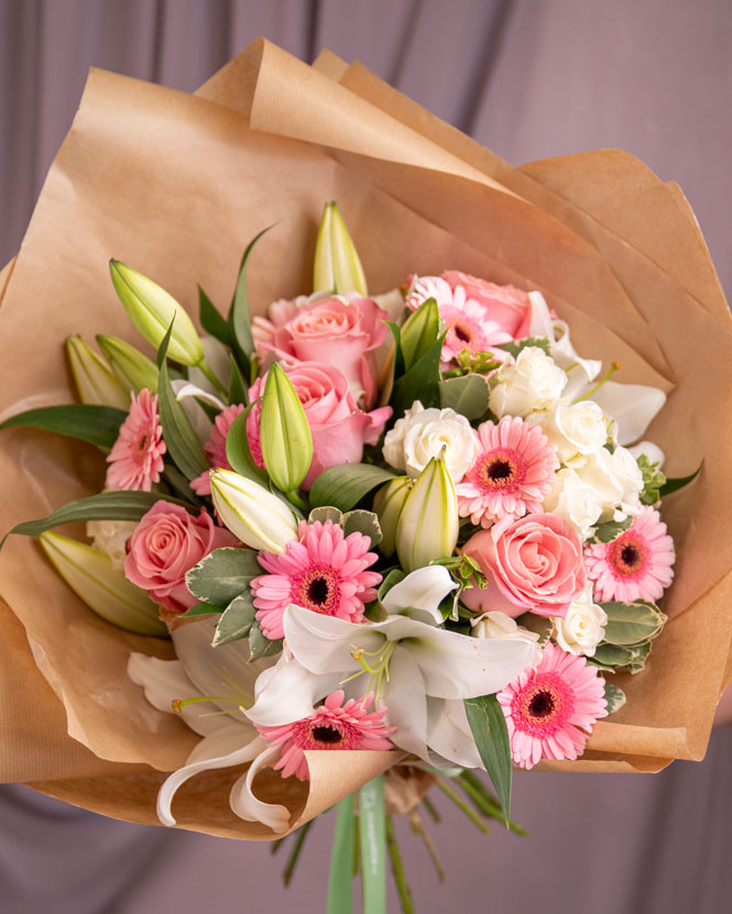 Bouquet with lilies, gerbera and roses 