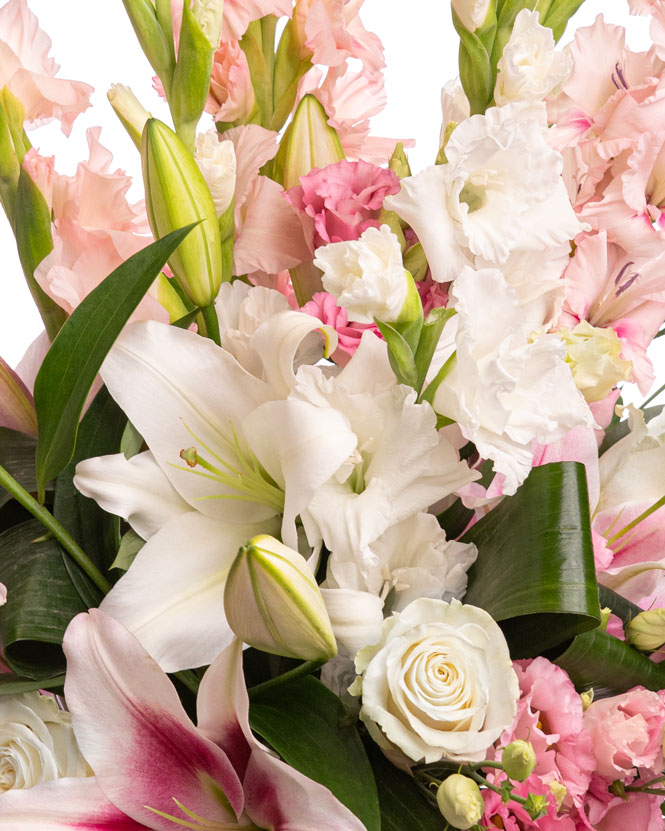 Bouquet of gladioli and lilies