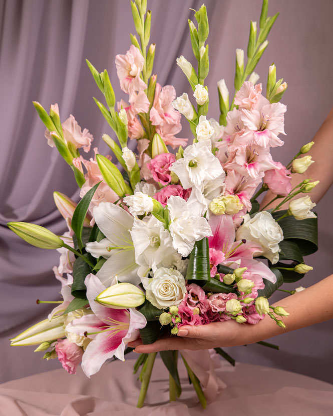 Bouquet of gladioli and lilies