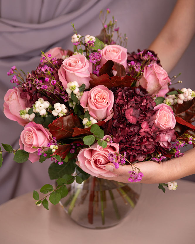 Buchet „Burgundy Delight”