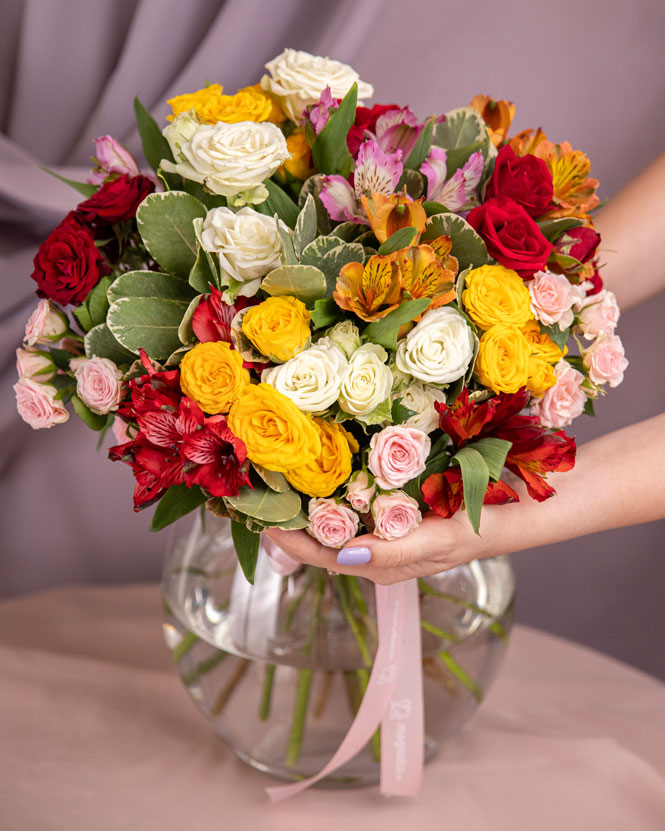 Colorful rose bouquet