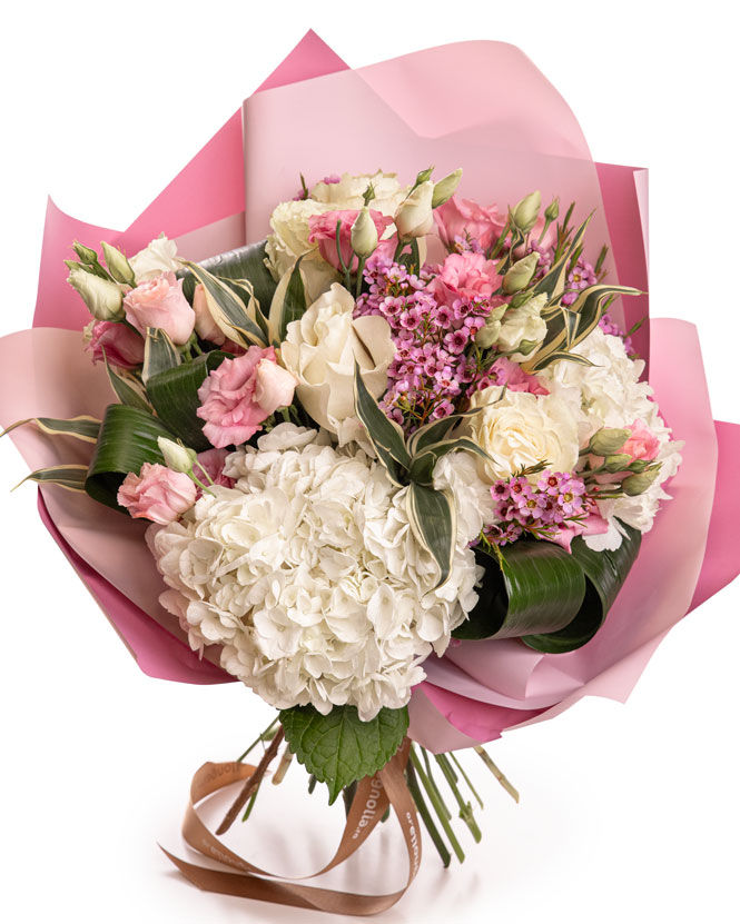 Bouquet with hydrangea and white roses