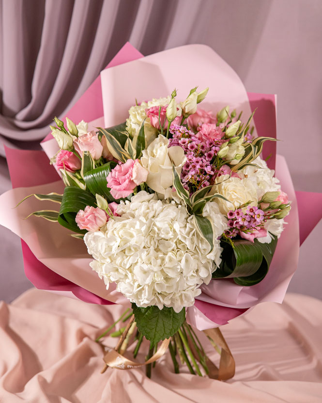 Bouquet with hydrangea and white roses