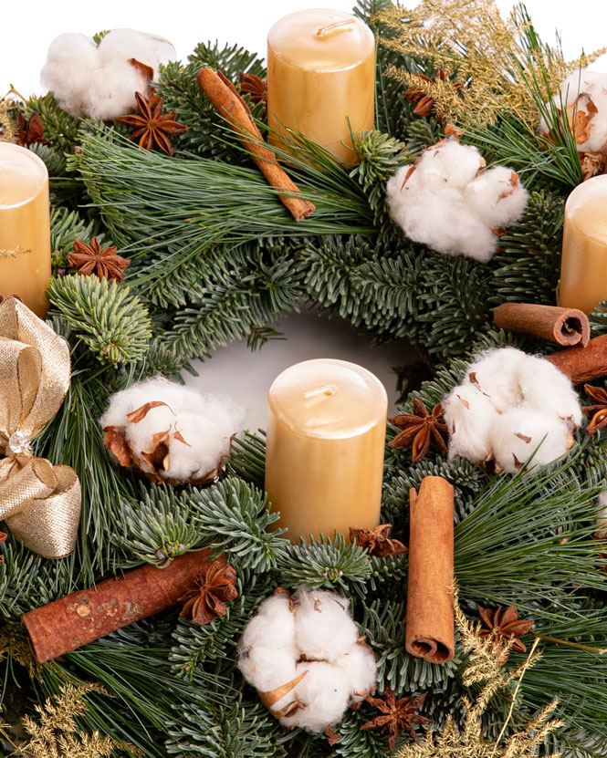 Advent wreath with accesories