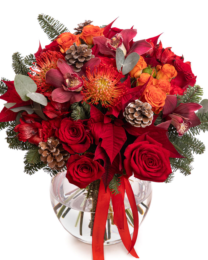 Winter bouquet with roses and pine cone