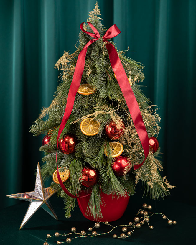 Christmas tree with red ornaments